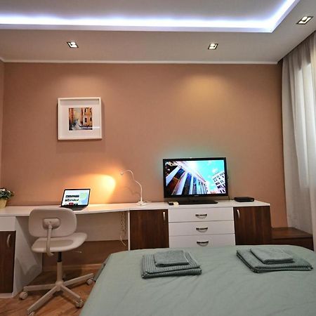 Modern Central 2-Bedroom Apartment With Parking Varna Ngoại thất bức ảnh