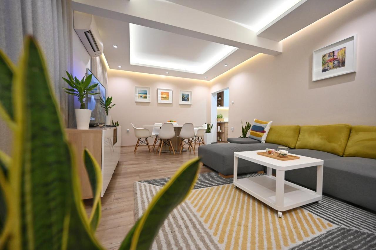 Modern Central 2-Bedroom Apartment With Parking Varna Ngoại thất bức ảnh