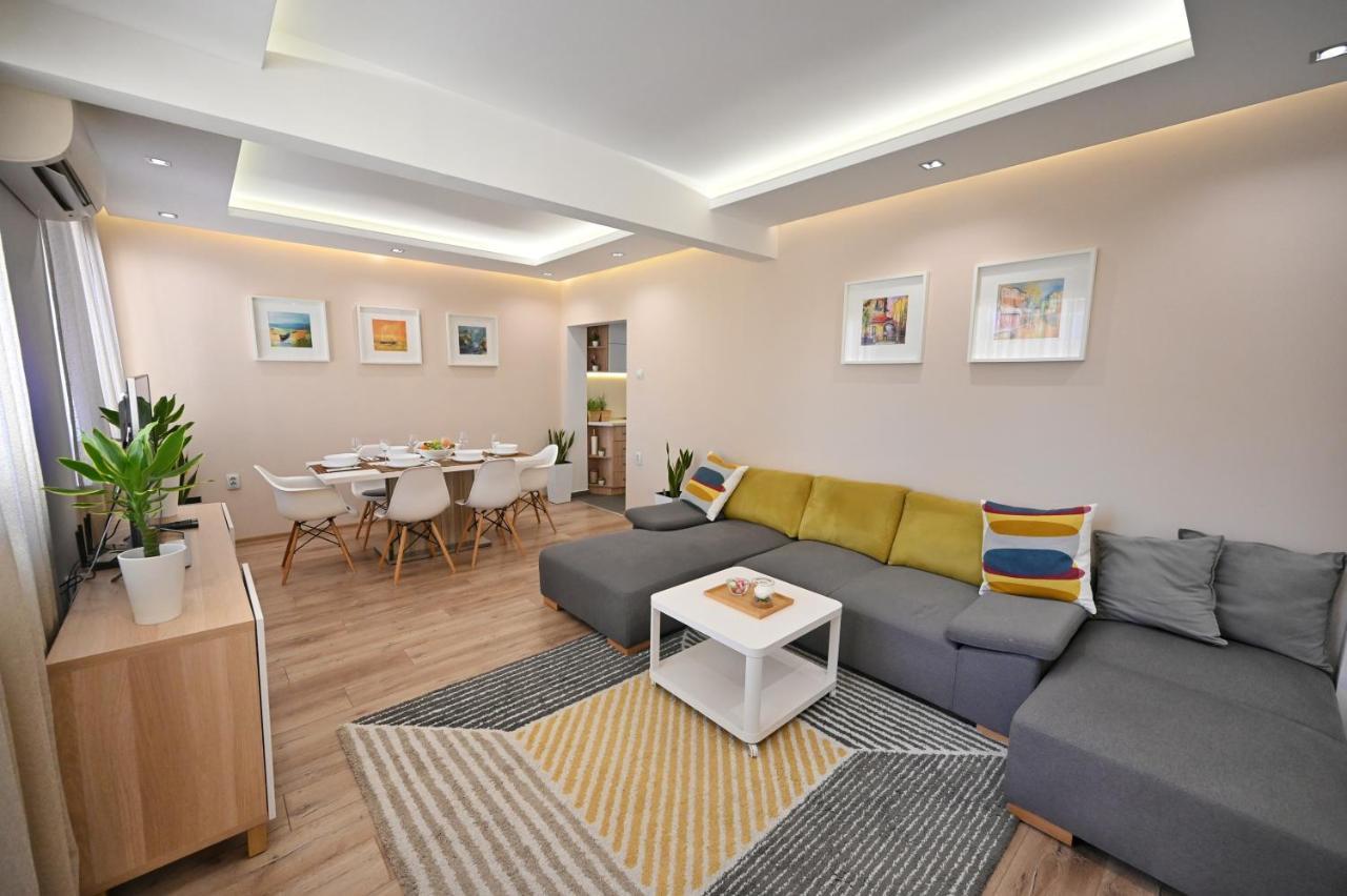 Modern Central 2-Bedroom Apartment With Parking Varna Ngoại thất bức ảnh