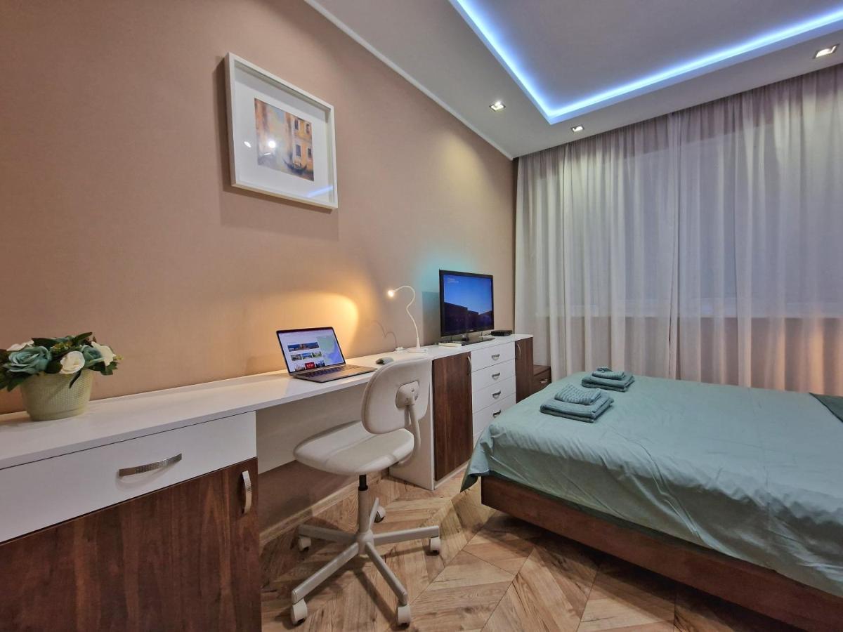 Modern Central 2-Bedroom Apartment With Parking Varna Ngoại thất bức ảnh