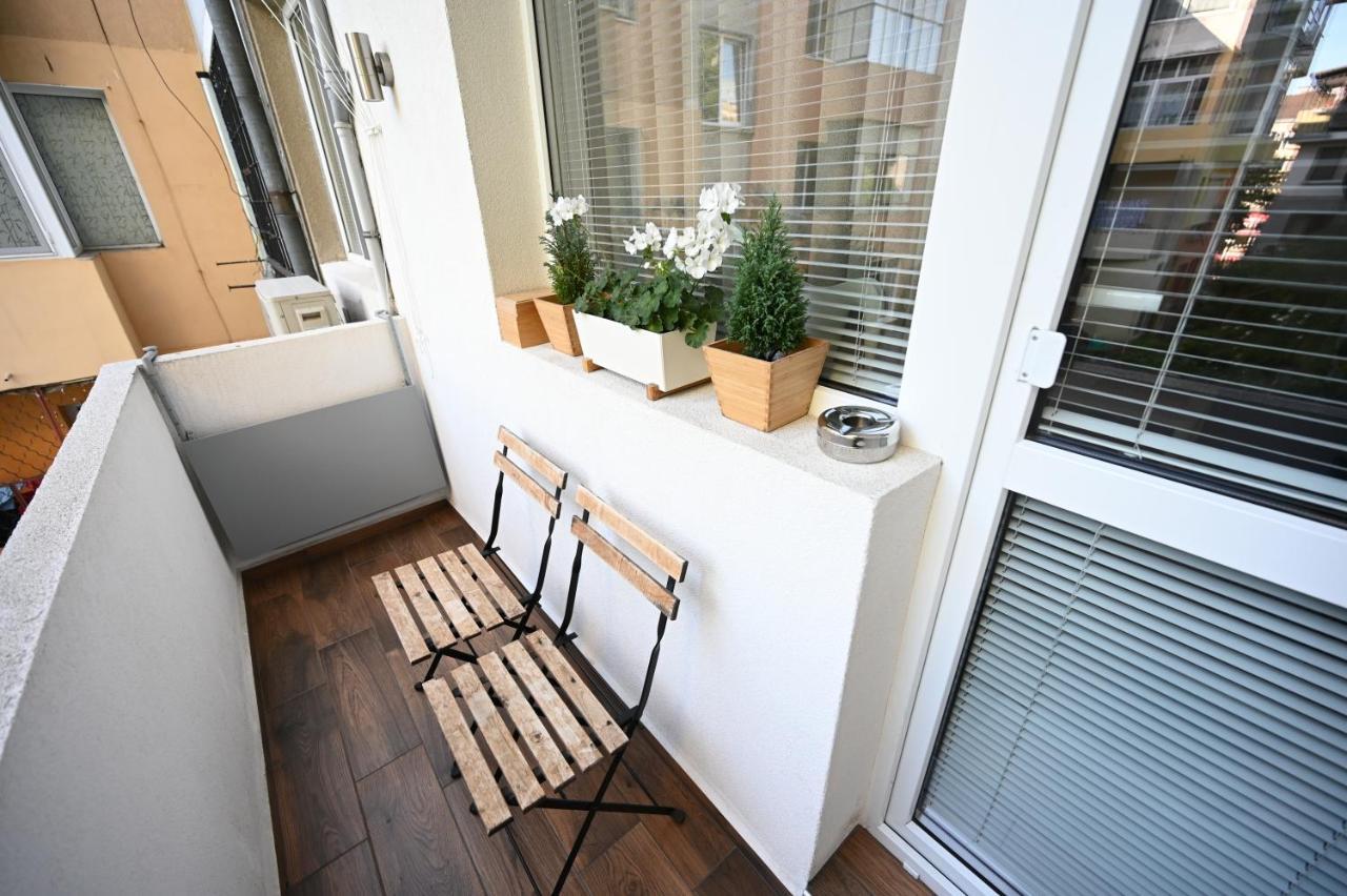 Modern Central 2-Bedroom Apartment With Parking Varna Ngoại thất bức ảnh