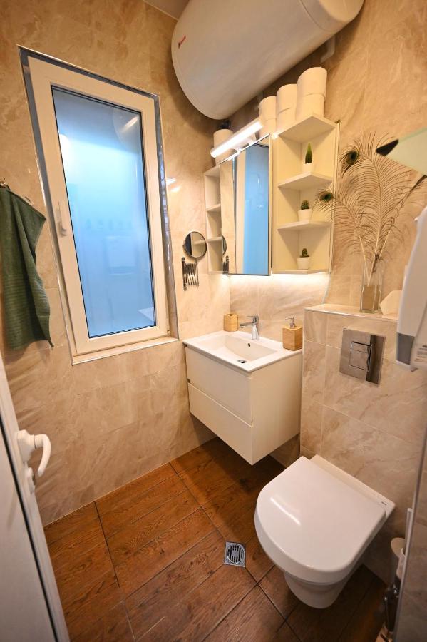 Modern Central 2-Bedroom Apartment With Parking Varna Ngoại thất bức ảnh