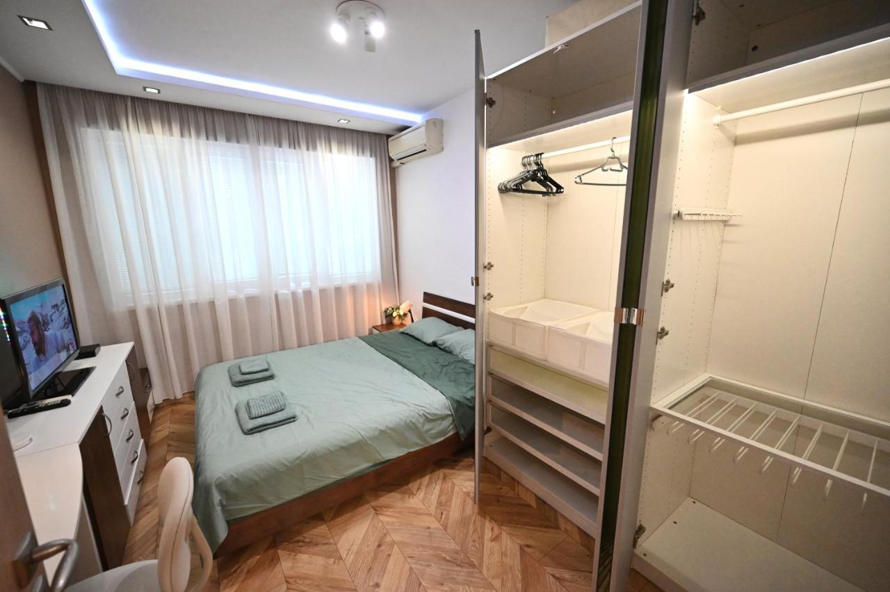 Modern Central 2-Bedroom Apartment With Parking Varna Ngoại thất bức ảnh